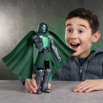 Marvel Avengers Doctor Doom Figur 21,5 cm