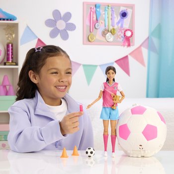 Barbie Team Roll & Reveal Football Player Set