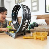 hot wheels monster trucks epic loop challenge playset