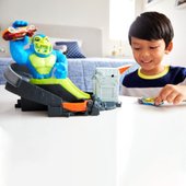 hot wheels toxic ape attack playset