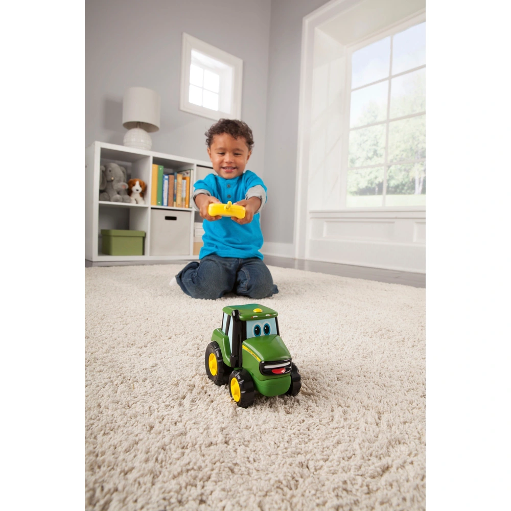 Key-N-Go Johnny Tractor | TOMY