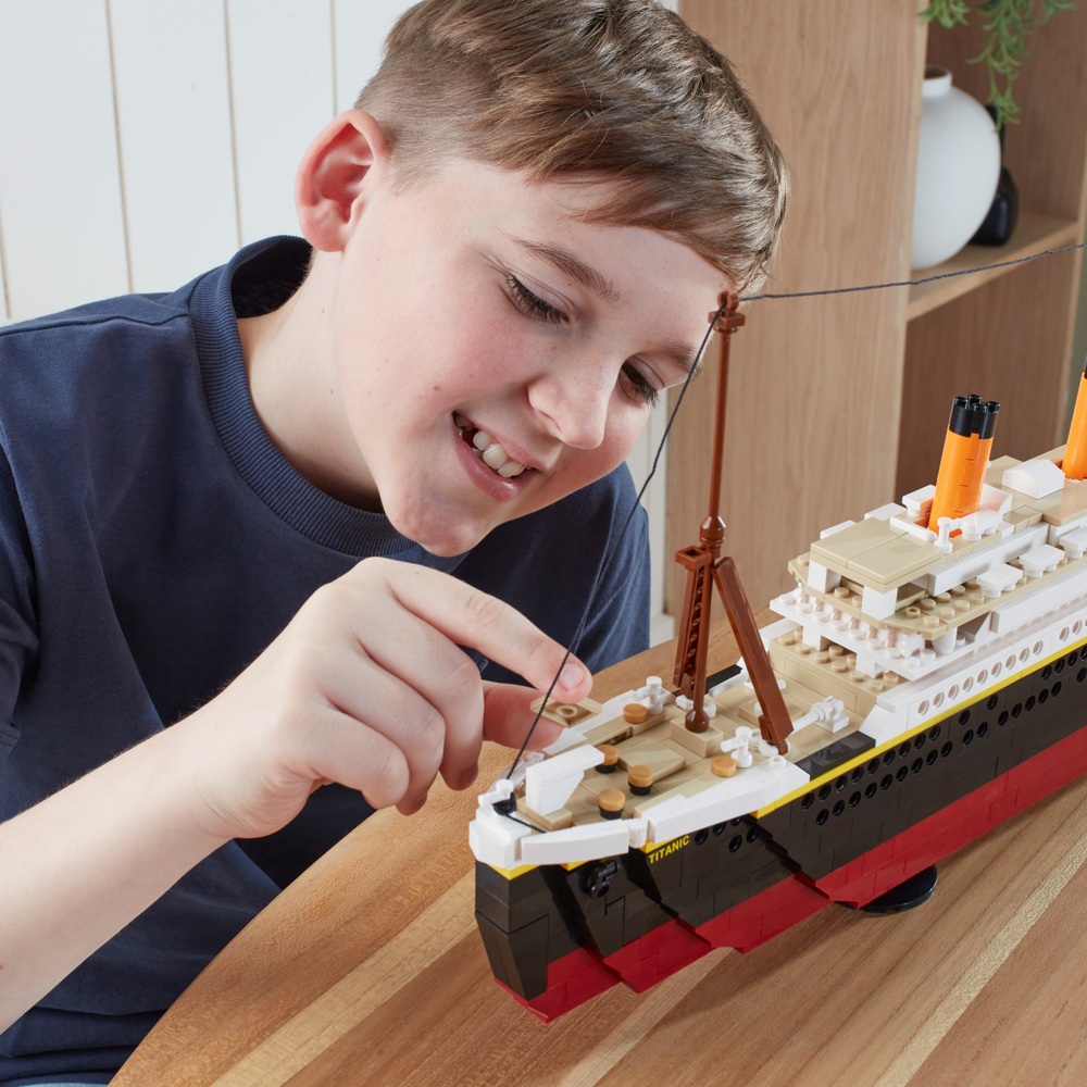 Smyths titanic lego online