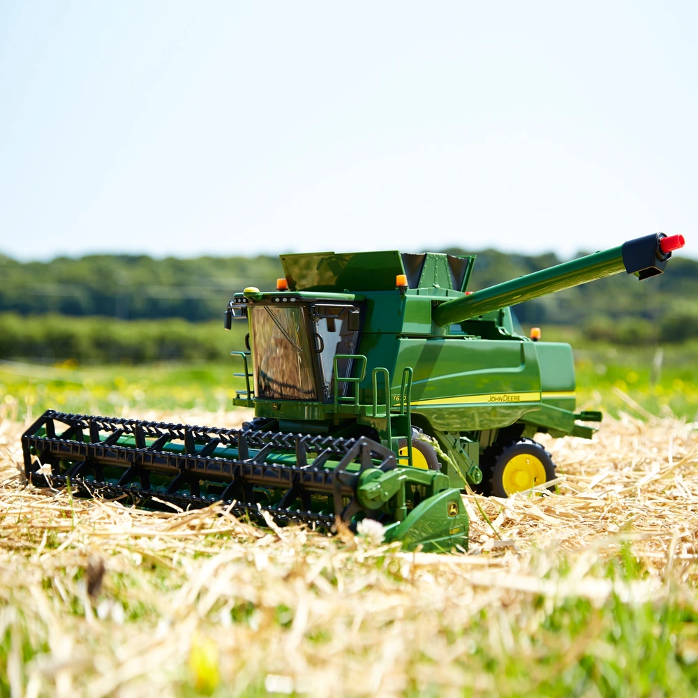 bruder　1/16　JD コンバインハーベスター T670i JD コンバインハーベスター T670i | ブルーダー（bruder