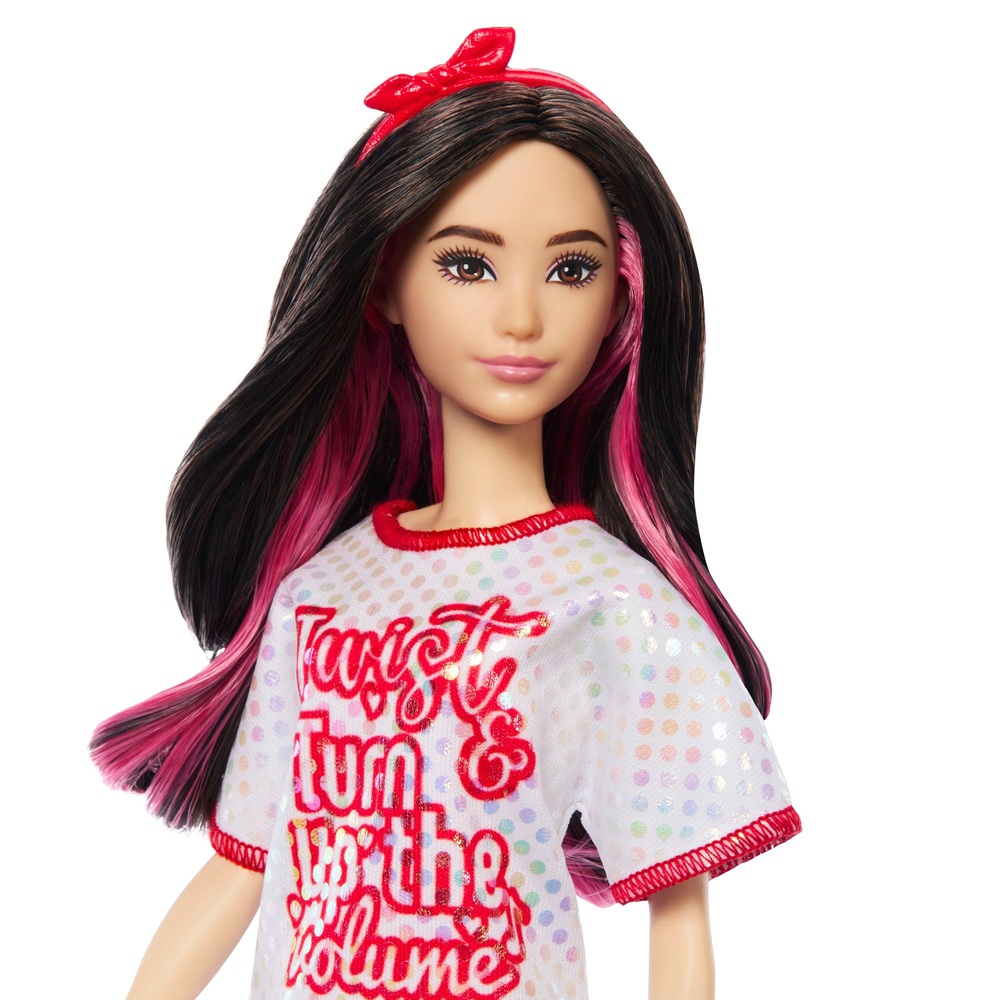 Barbie Fashionistas Puppe Im Roten Oversized Shirt Smyths Toys Österreich