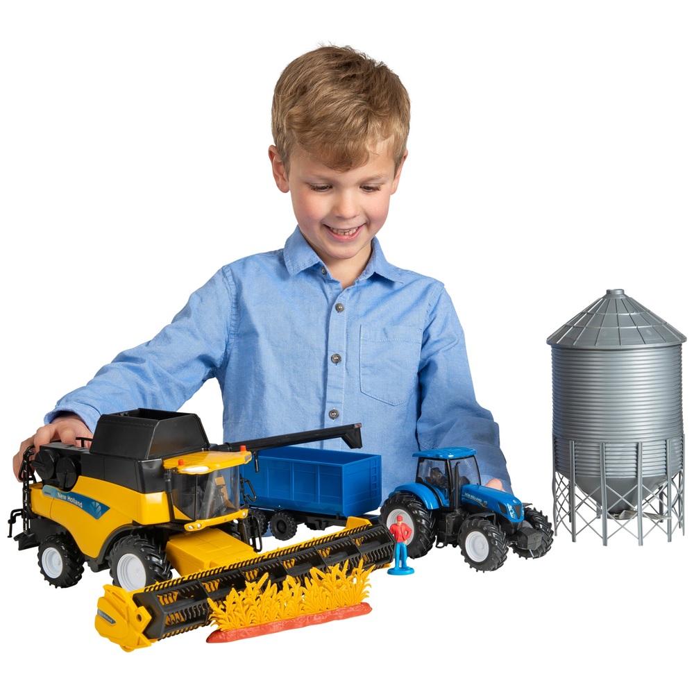 opslag Continent Alsjeblieft kijk New Holland 1:32 Harvester, Tractor & Grain Bin Set | Smyths Toys UK