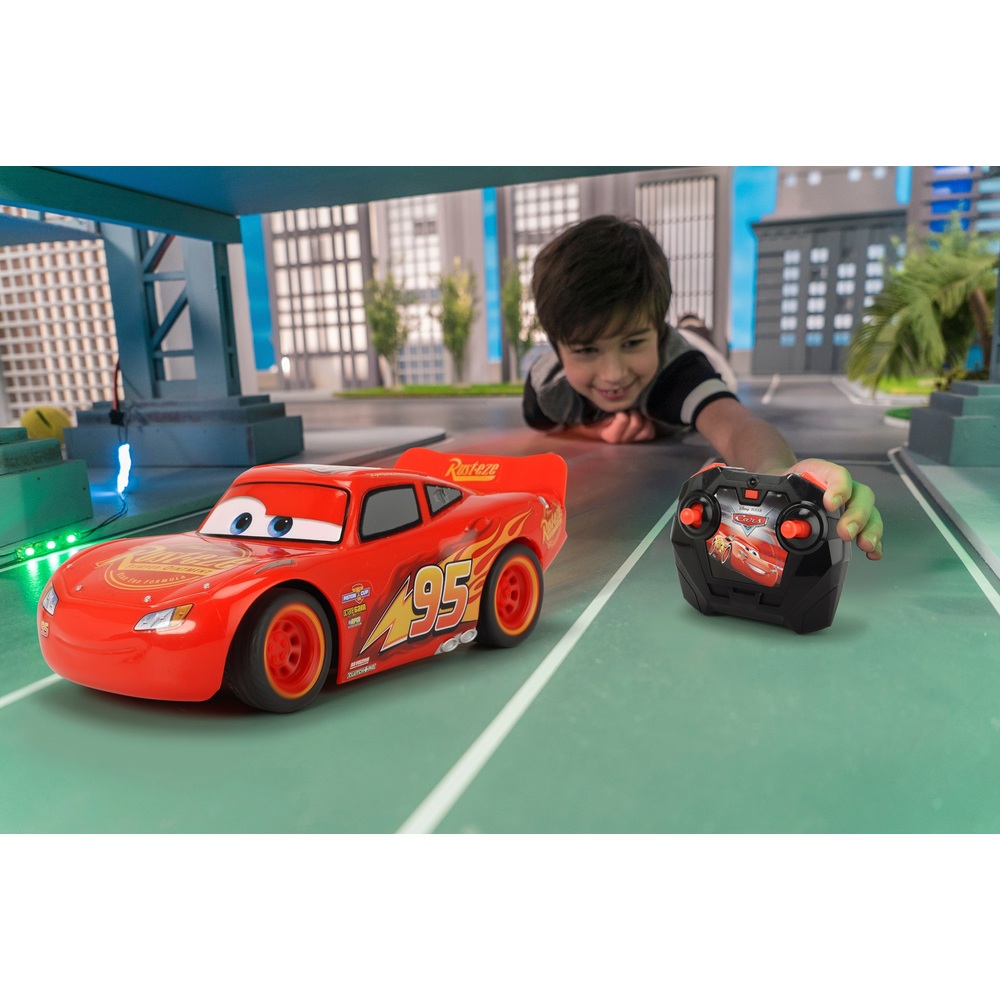 Cars - Voiture Télécommandée Flash McQueen