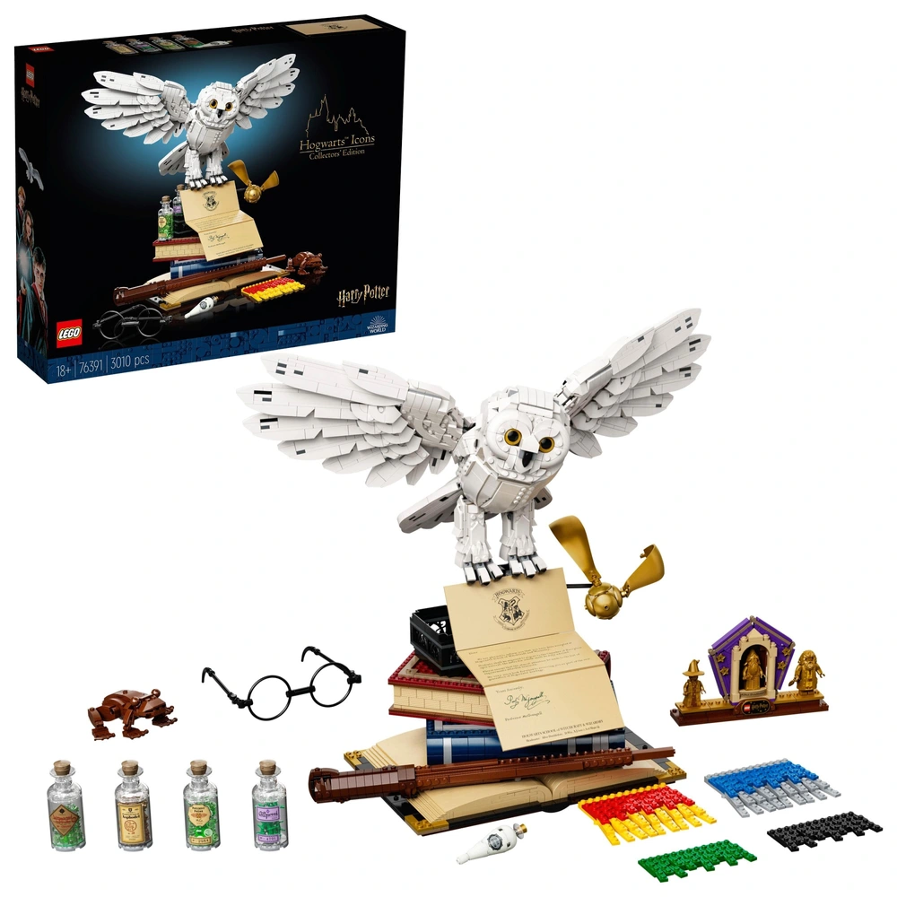 LEGO Harry Potter 76391 Hogwarts Icons Collectors' Edition Set for