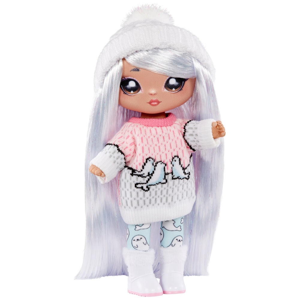Na! Na! Na! Surprise Puppe 2in1 Cozy Series Sattelrobbe WinterWunderland Smyths Toys Na! Na! Na! Surprise Puppe 2in1 Cozy Series Sattelrobbe WinterWunderland Smyths Toys