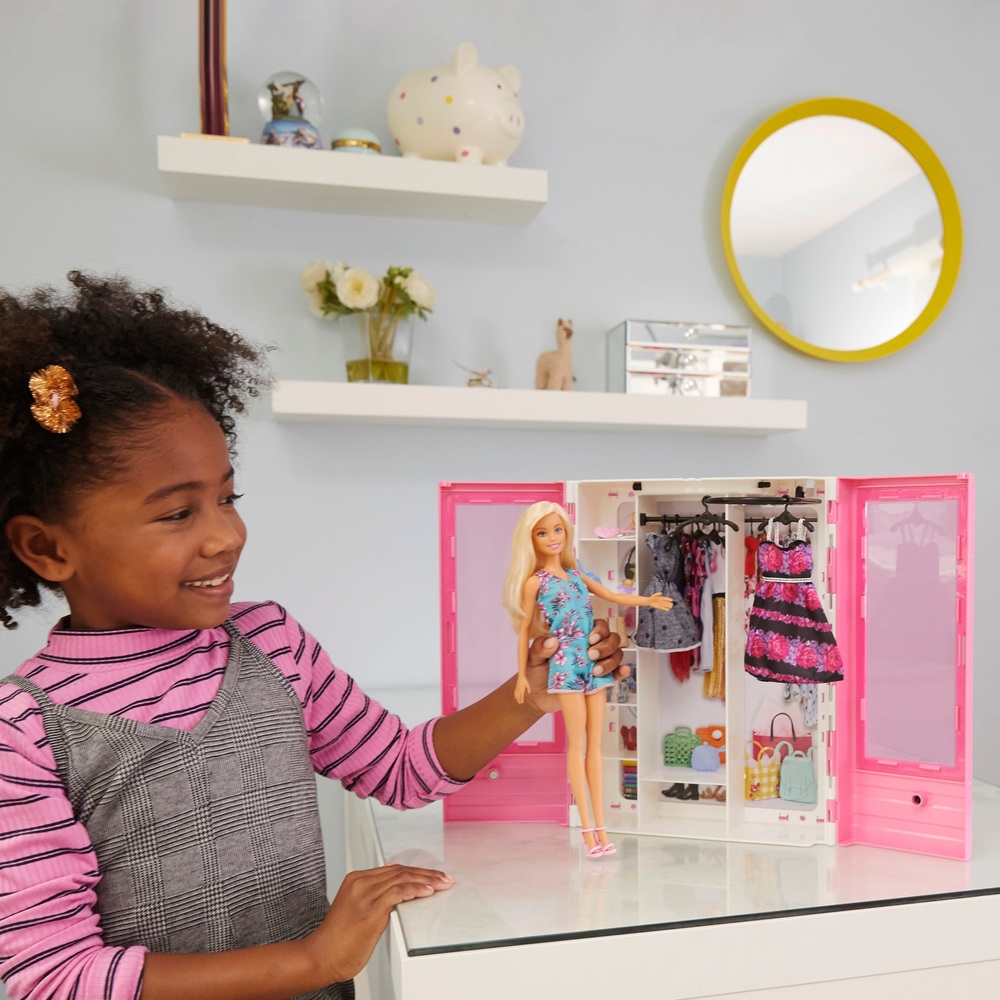 Barbie Ultimate Closet And Doll Playset And Accessories | Smyths Toys ...