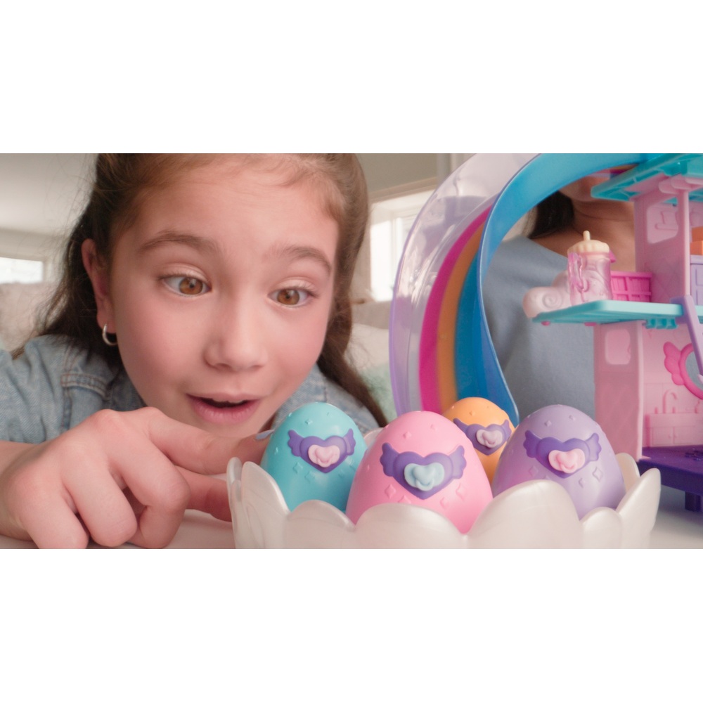 Hatchimals Hatchi-Nursery Playset Toy with 4 Mini Figures in Self-Hatching  Eggs - 6067631