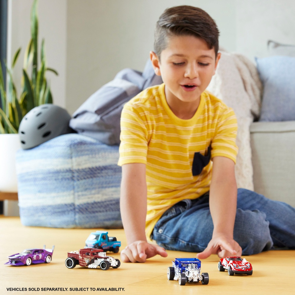 Hot Wheels PullBack Speeders Diecast Vehicle Assortment Smyths Toys UK