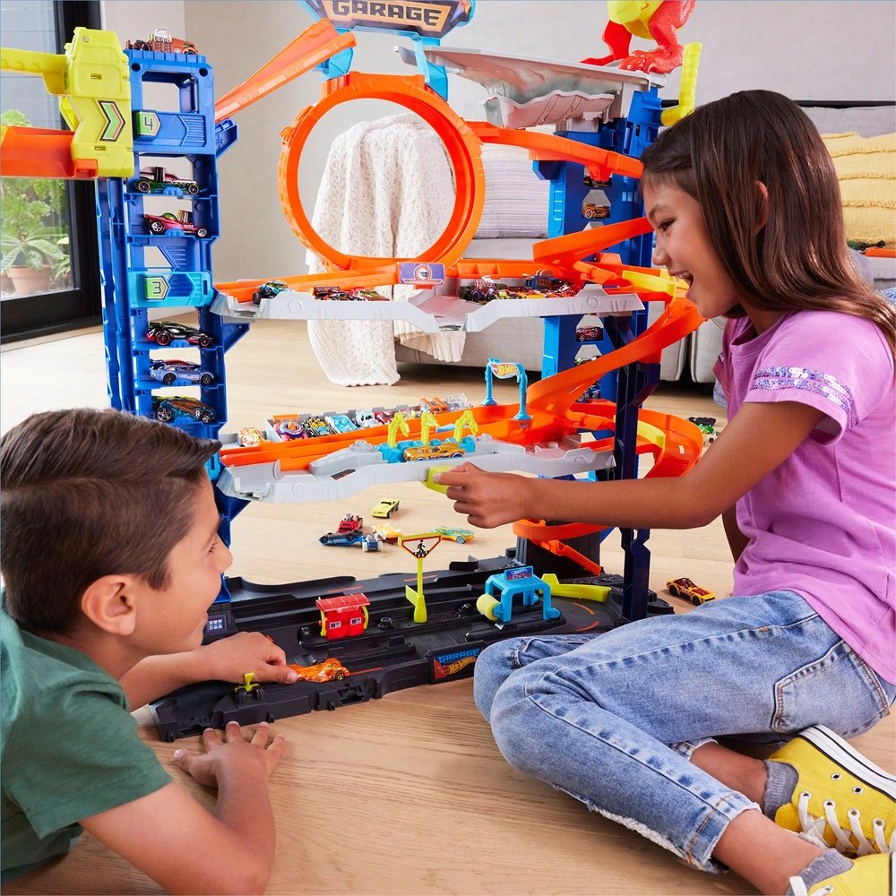 Hot Wheels City Bahn Ultimate Garage mit Autos 1:64 | Smyths Toys