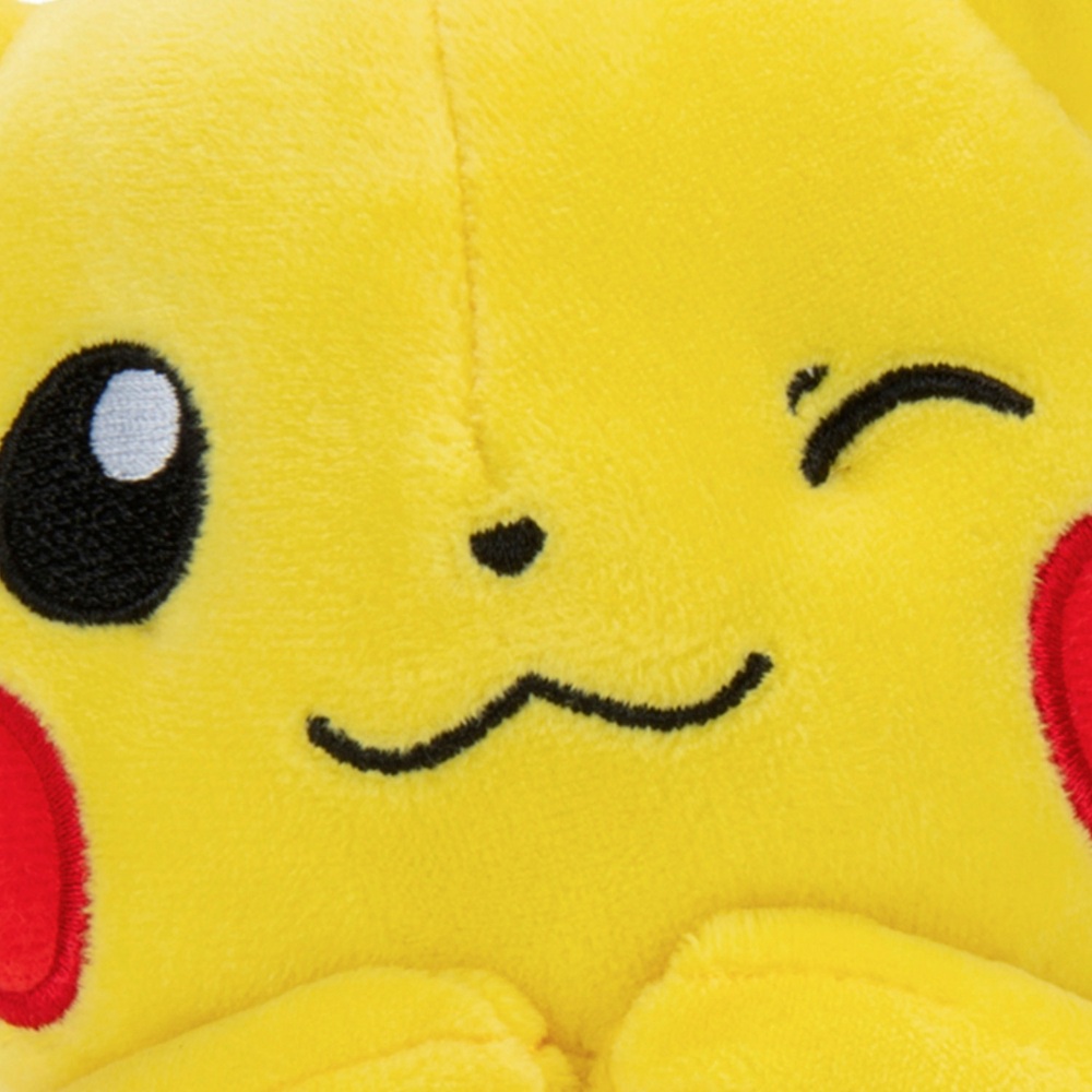 BANDAI Peluche Pokémon Pikachu 20 cm fleurs pas cher 