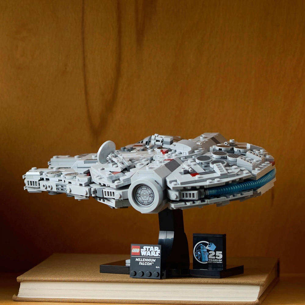 Smyths millennium outlet falcon