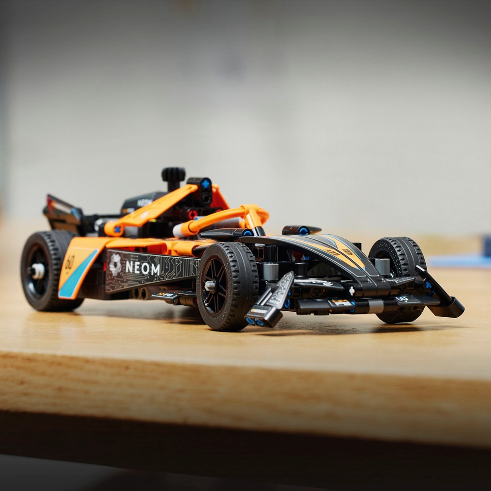 NEOM McLaren Formula E Race Car 42169, Technic™