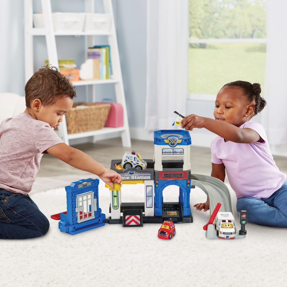 Little tikes best sale police station