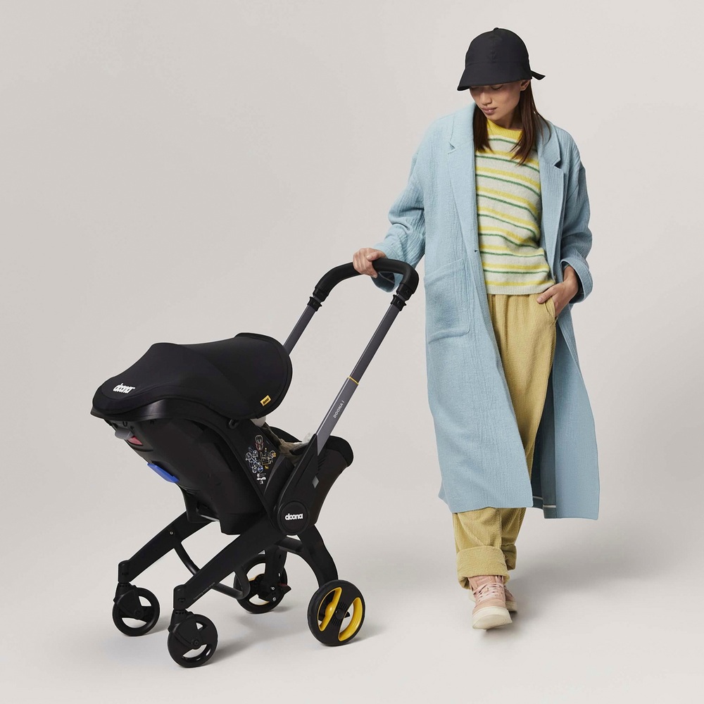 Doona pram on sale smyths