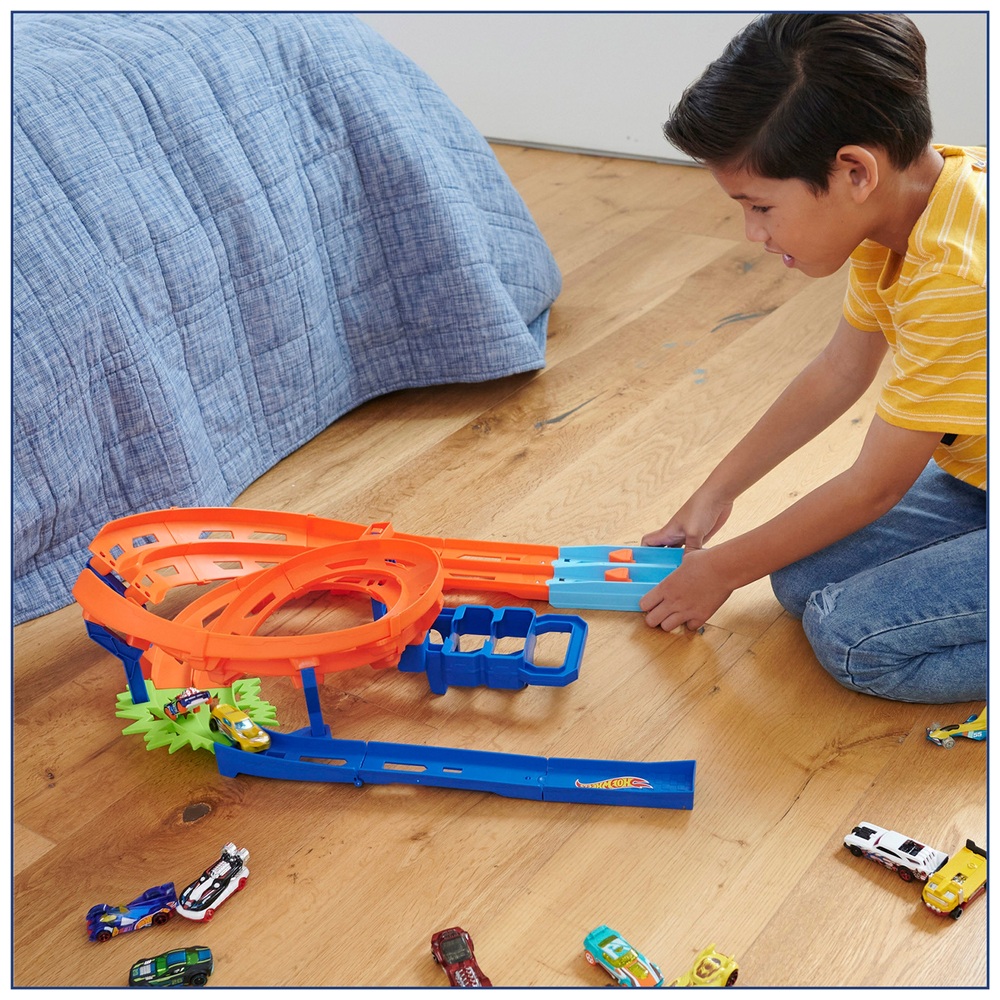 Hot Wheels Whip Around Raceway Track Playset 