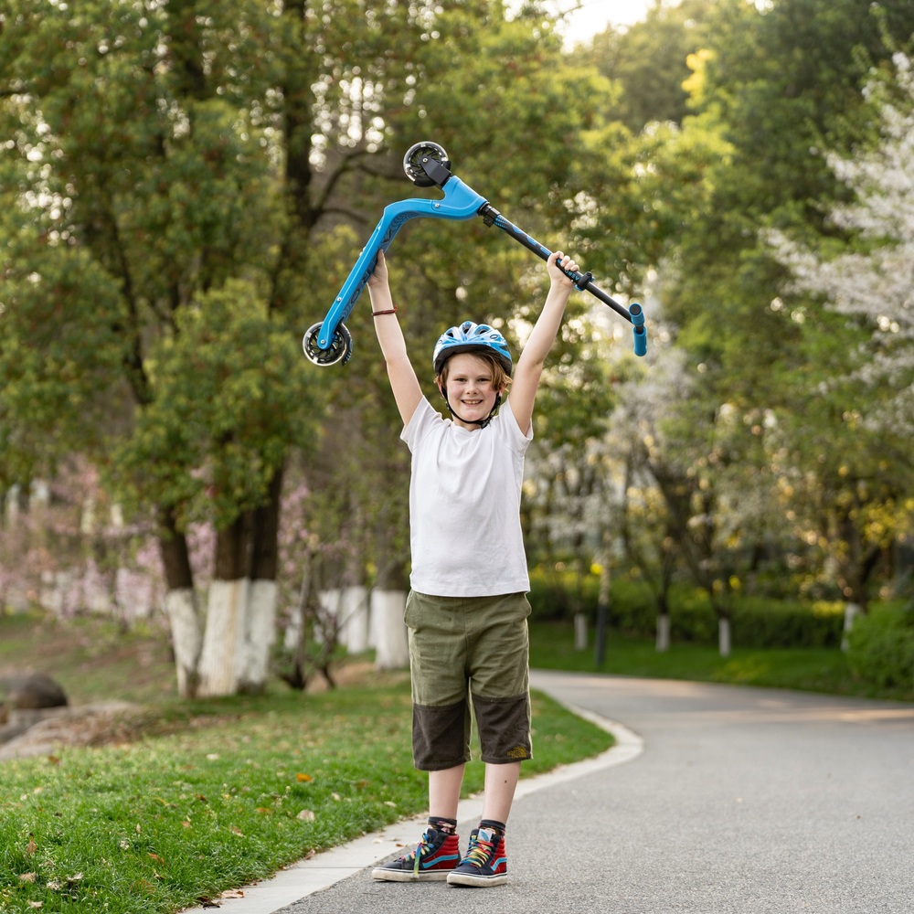 Aero C1 Scooter with LED Wheels Blue | Smyths Toys UK