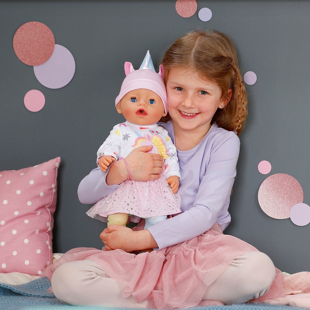 BABY born Puppe Emma mit Einhorn Outfit 43 cm | Smyths Toys Österreich