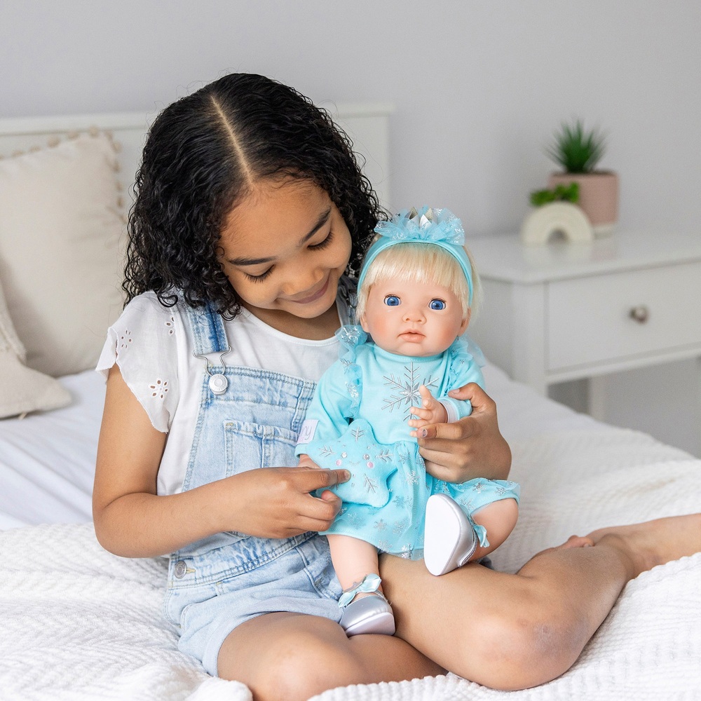 Tiny realistic baby dolls discount