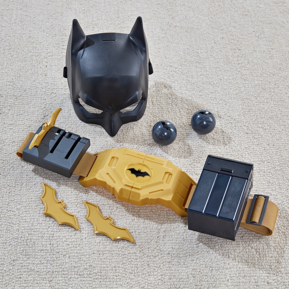 DC Batman Costume Accessories Batman Mask and Utility Belt Gear-Up Set ...