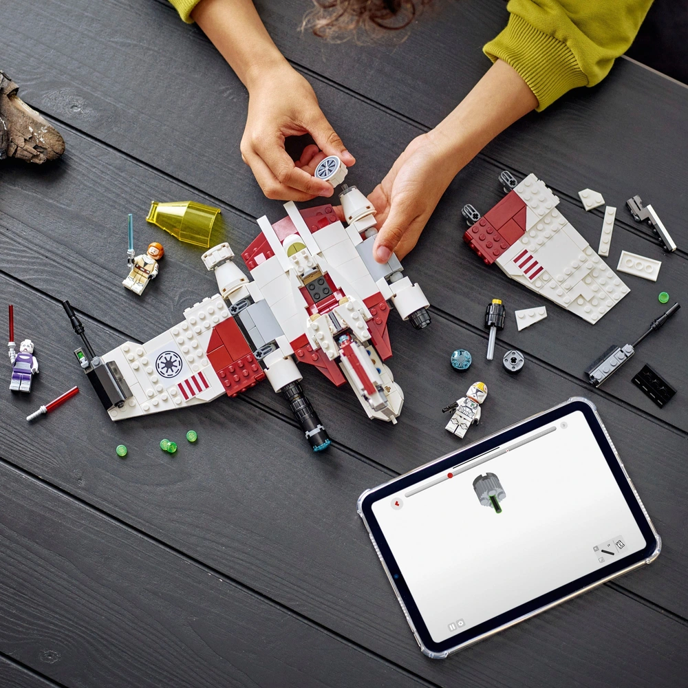 LEGO Star Wars 75432 V-19 Torrentc Starfighter Set | Smyths Toys