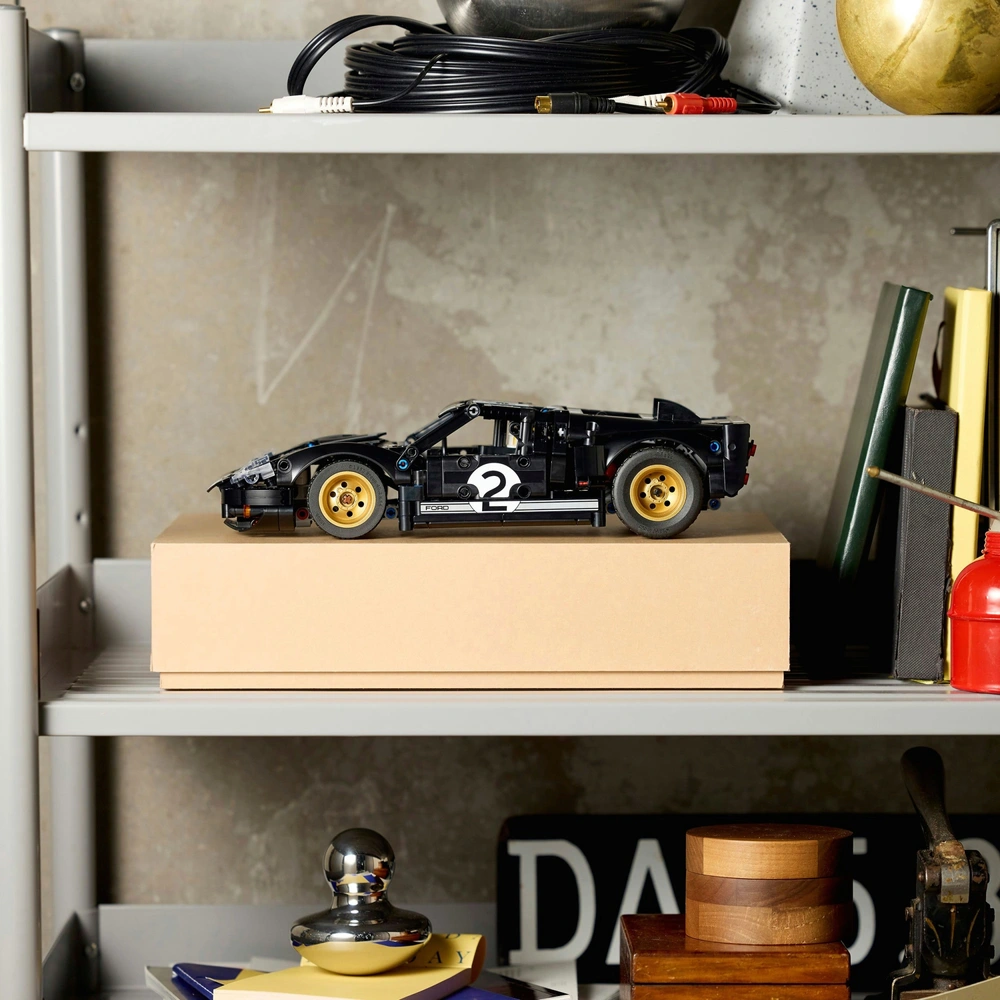 Matrix Ford GT40 MkIII, doré, RHD 1967, 1:43 | Model Car World