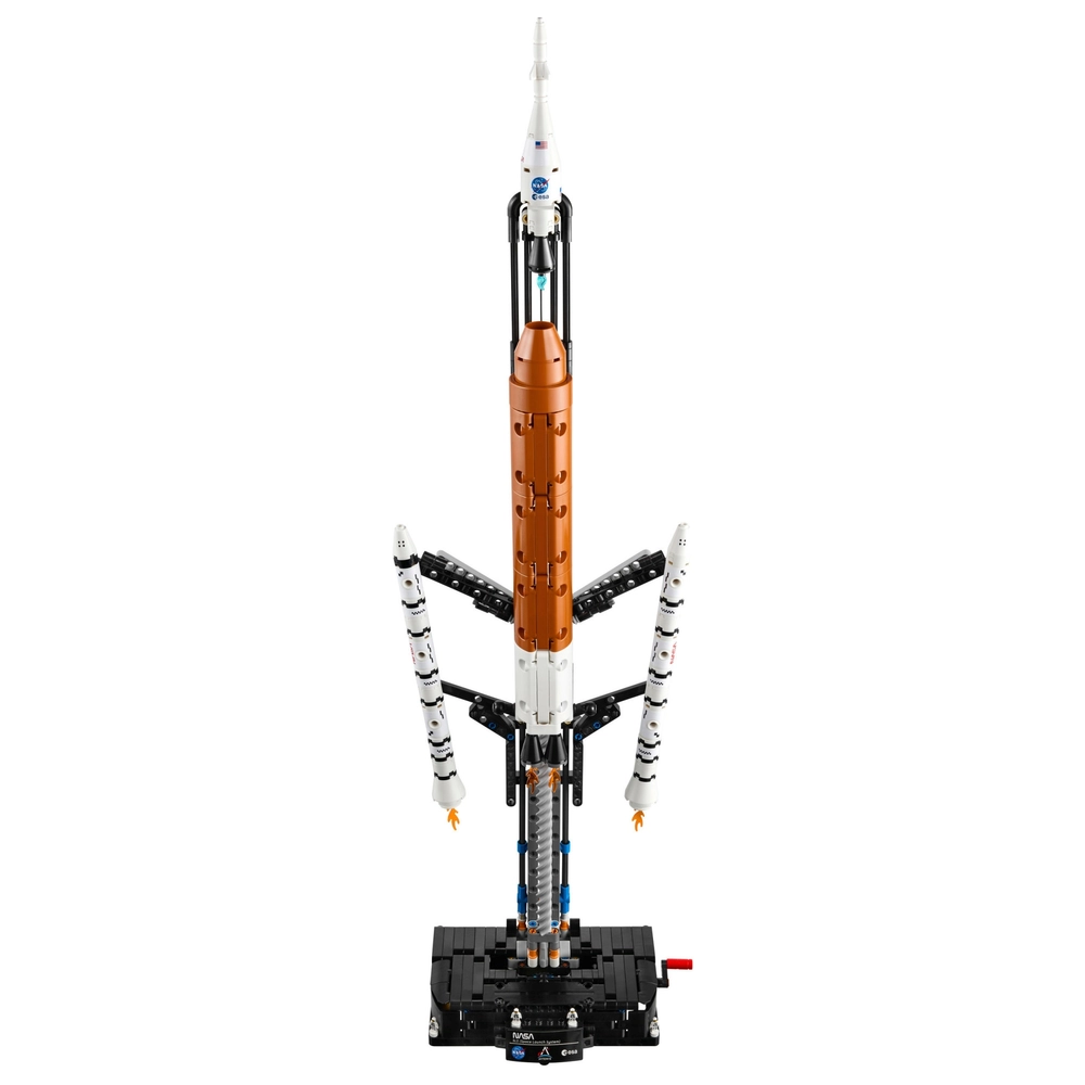 LEGO Technic 42221 NASA Artemis SLS-Schwerlastrakete | Smyths Toys