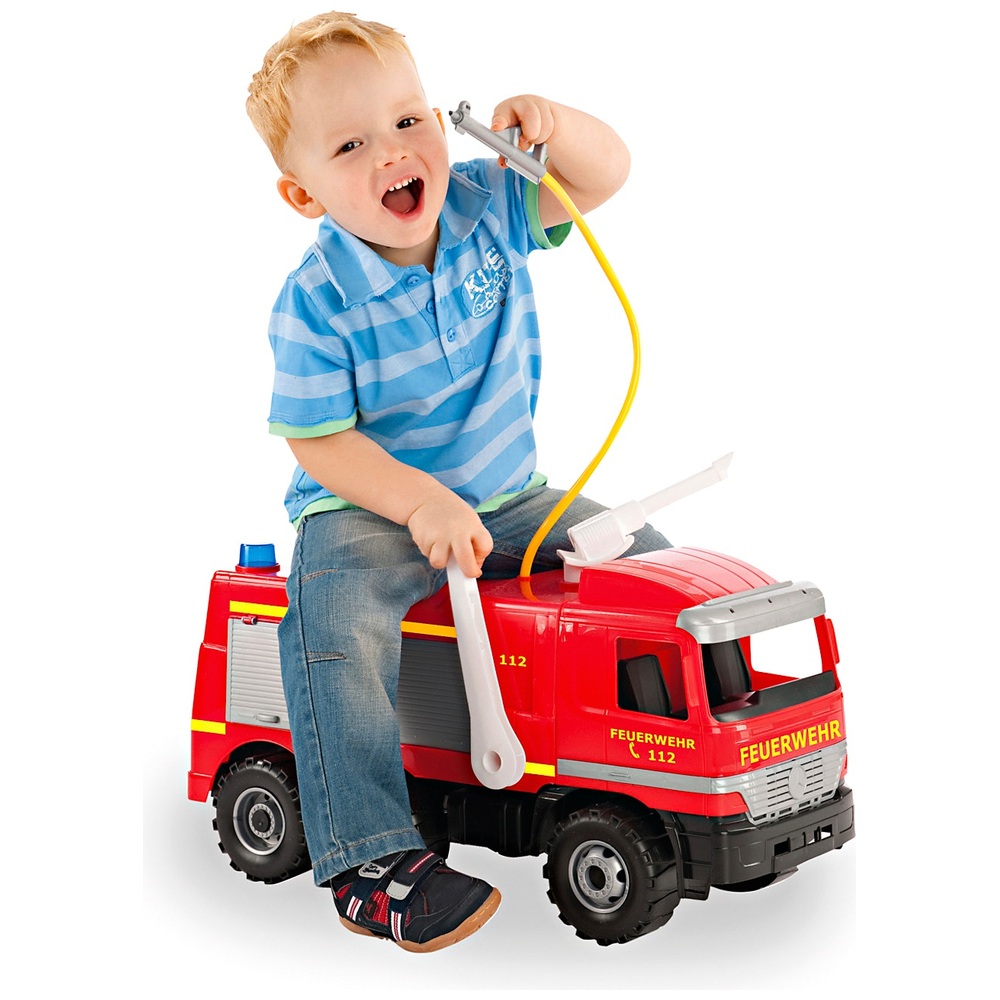 TRUCKS GIGA Feuerwehrauto | Schweiz LENA Toys Smyths